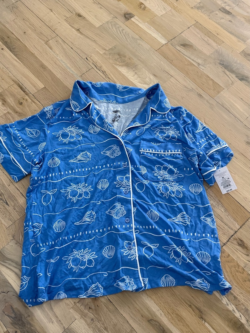 NWT Blue Shell/Beach Print Short Sleeve Pajama Top | M